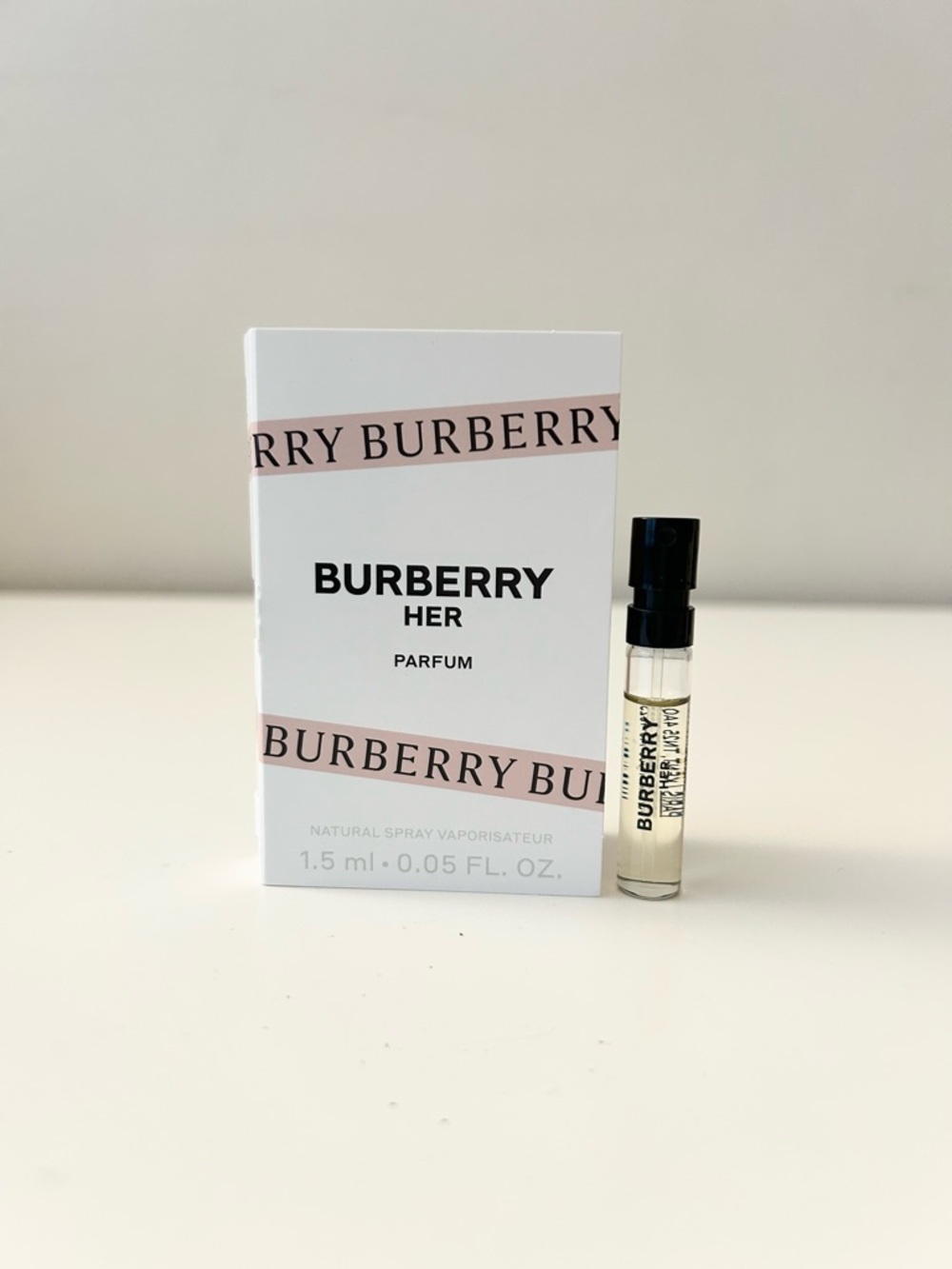 🌸BURBERRY Her Parfum Vial Spray Sample 1.5 mL